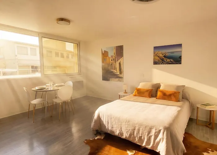 Les Allees Apartment *